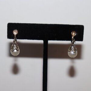 🤍 Vintage Silver & Pearl Dangle Earrings · .75" · Screw-On ✨